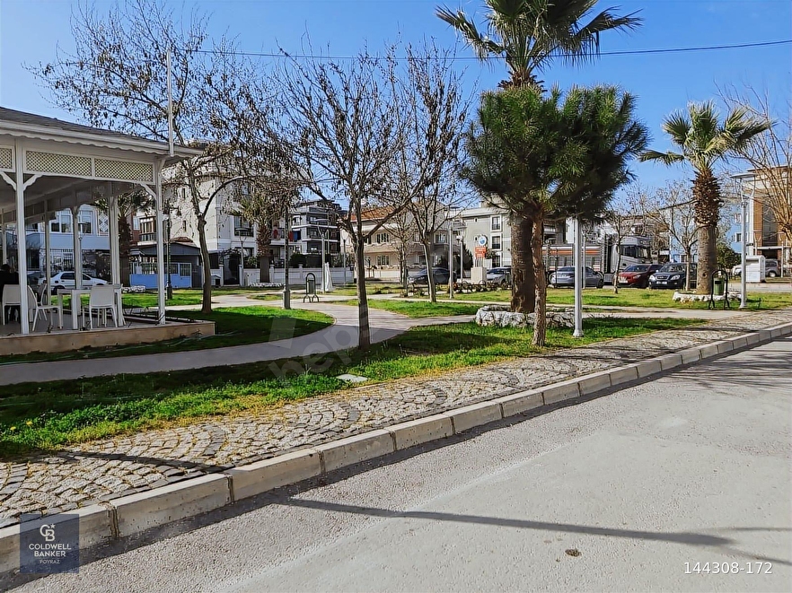 MENDERES COLDWELL BANKER POYRAZ'DAN BEYAZ CAFE YANI 3+1 DAİRE...