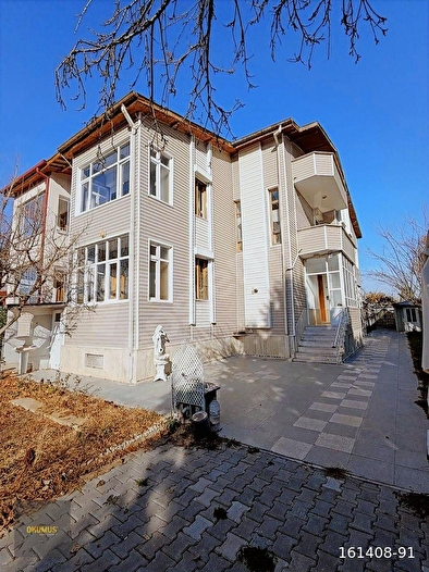 MERAM ESKİYOL CADDESİ ÜZERİNDE SATILIK MÜSTAKİL EV/İŞYERİ