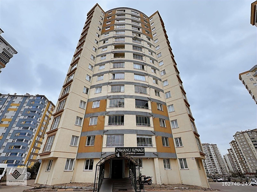 MÜKEMMEL KONUMDA TRAMVAYIN DİBİ SİTE İÇERİSİNDE 3+1 DAİRE