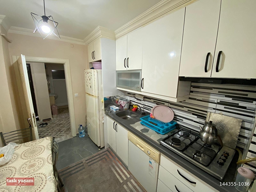 DARICA BAĞLARBAŞI MAHALLESİNDE MERKEZİ KONUMDA 2+1 SATILIK DAİRE