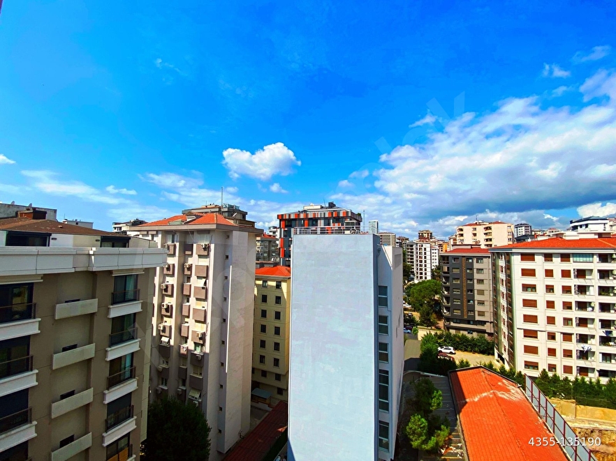 CADDEBOSTAN ÖMERPAŞA YENİ BİNADA 280m2 İSKANLI 9.KAT SATILIK 6+2