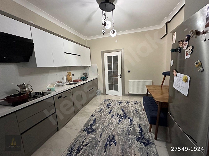 ÇOOK ACİL KİLERLİ GİYİNME ODALI SİTEDE 180 M2 KULLANIM ALANLI KELEPİR 4+1 FIRSAT DAİRE