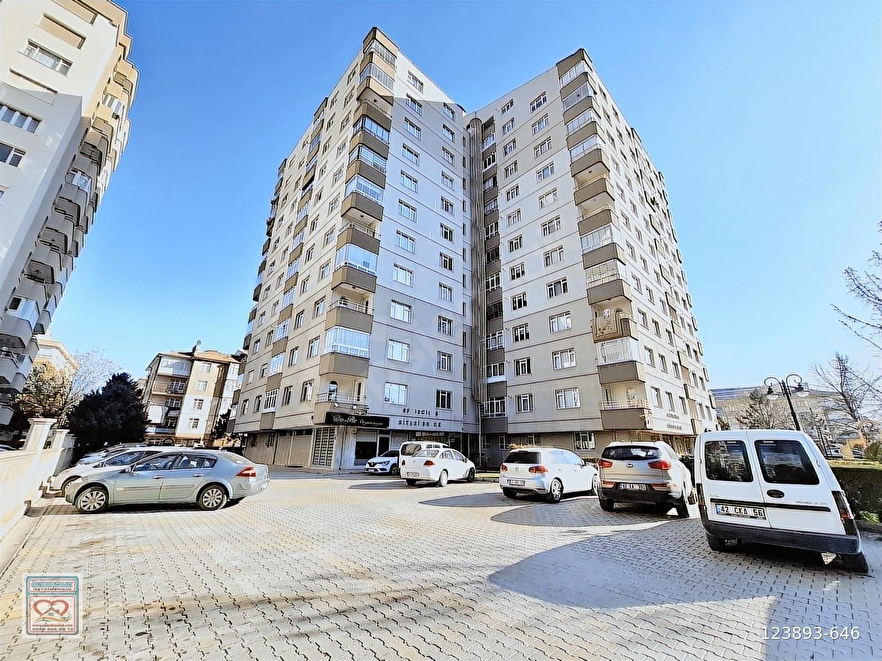 ÖZDEDE'DEN SATILIK ENTEPE PLAZAYA ÇOK YAKIN 3+1 SİTE İÇİ DAİRE
