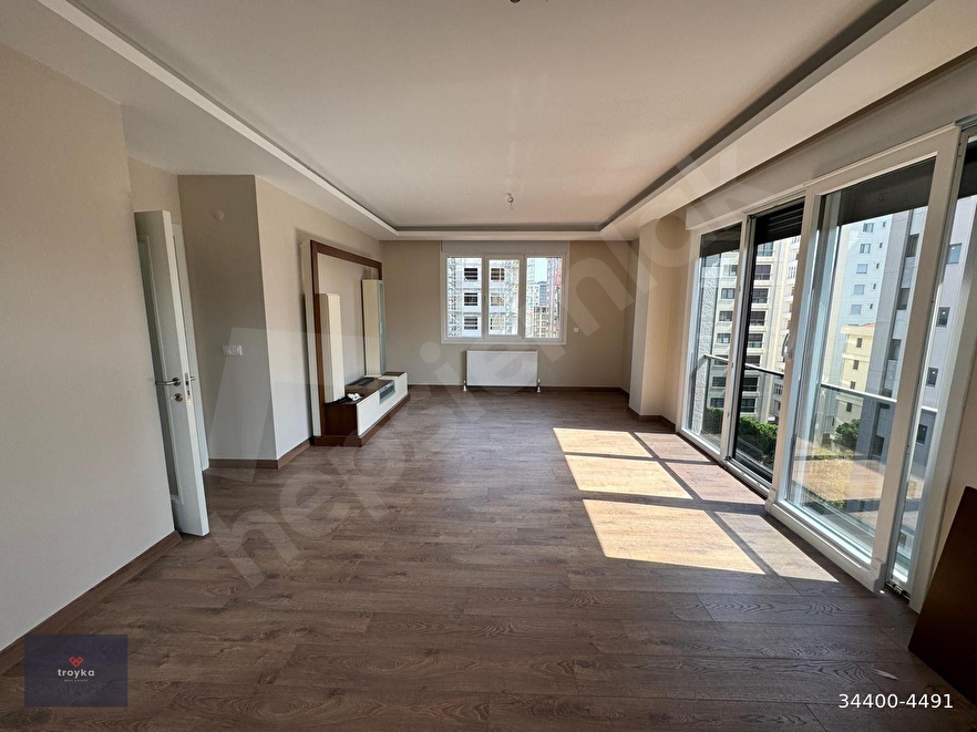 KADIKÖY SUADİYE BAĞDAT CADDESİ  3+1 SATILIK DAİRE TROYKA'DAN