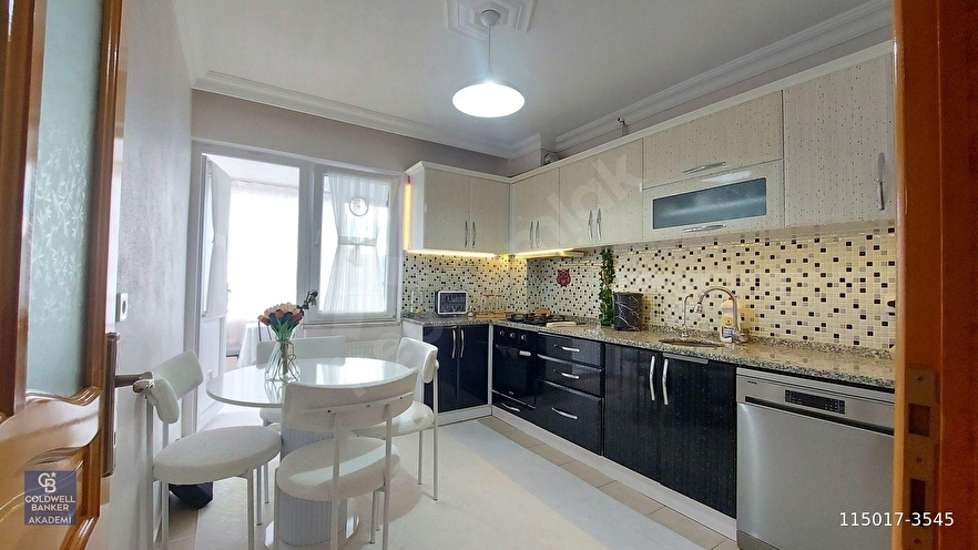 DERİNCE FATİH SULTAN MAHALLESİ SATILIK 5+1 GENİŞ DAİRE