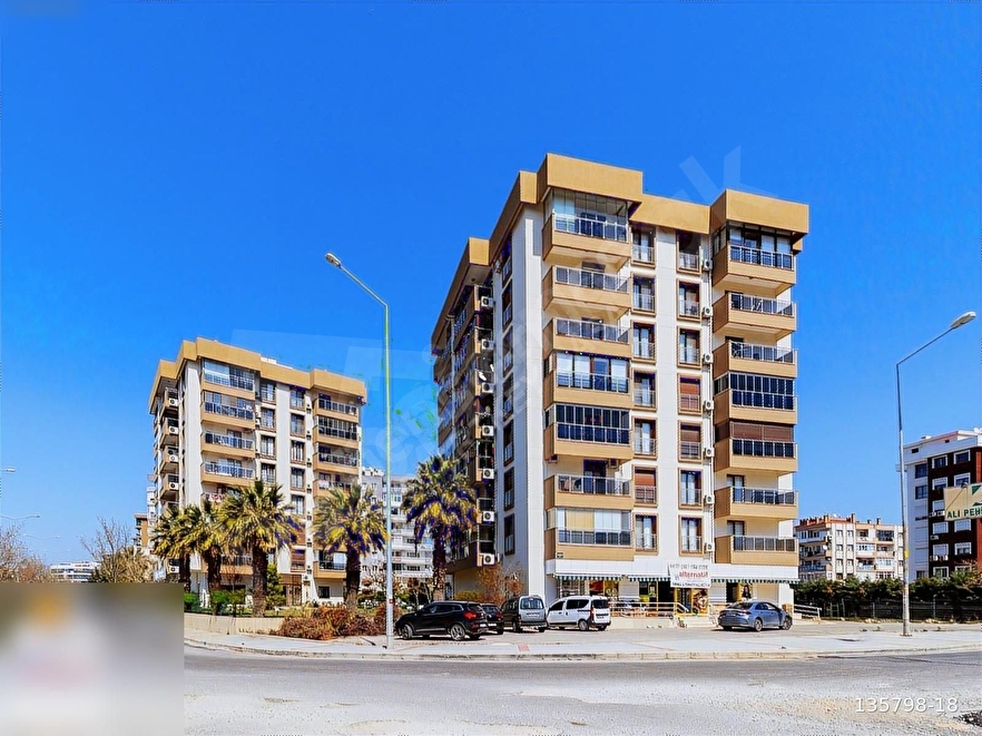 Çiğli Ataşehir'de Merkezi Lokasyonda Satılık Daire