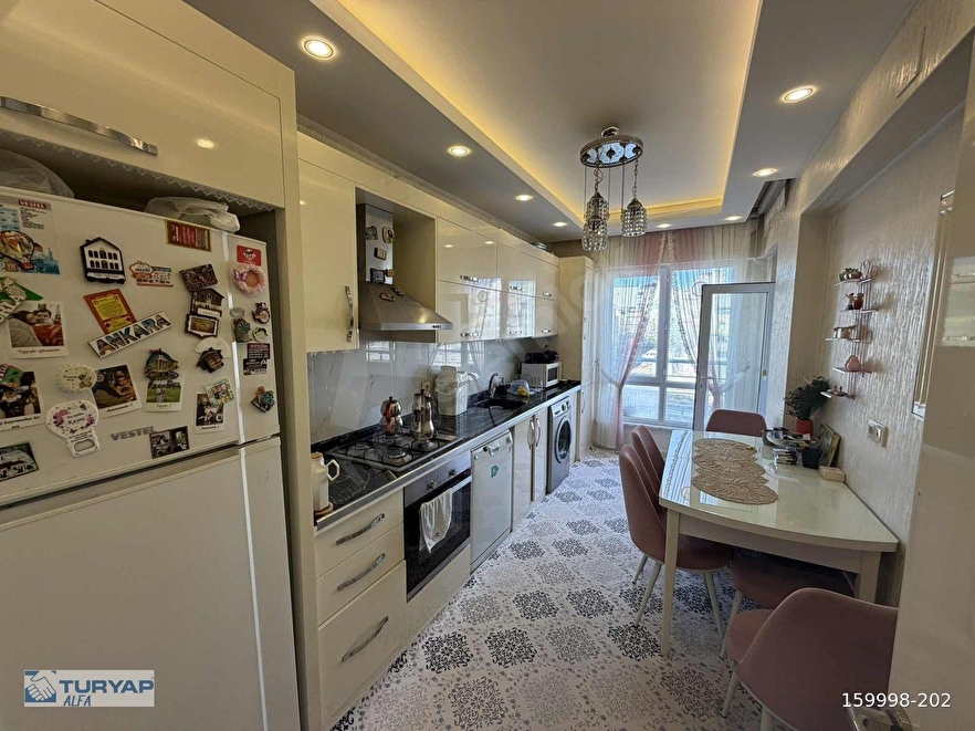 ERTUĞRULGAZİ'DE SATILIK 2+1 BAKIMLI ARAKAT FIRSAT DAİRE