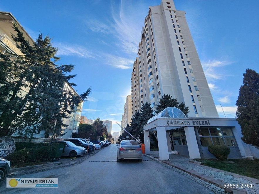 SİTEDE ÇANKAYA EVLERİNDE; 4+1 175M2 1.KAT 7/24.GÜVENLİK BALKONLU MANZARALI ASANSÖRLÜ -K.GARAJLI -