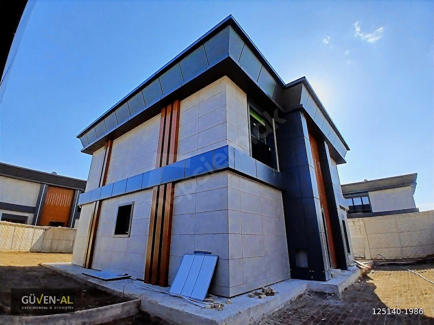 ERENKÖYDE DEMİRGÜÇ SERENİTA 6+1 ULTRA LÜKS VİLLA YERDEN ISITMALI