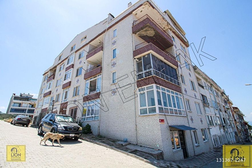 Erdek Alaettin Mahallesi'nde Satılık Deniz Manzaralı Arakat 2+1 Ferah Daire