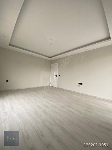 SARRAF YAPIDAN GÜZELYURTTA MERKEZİ KONUMDA 2+1 ARAKAT DAİRE!!