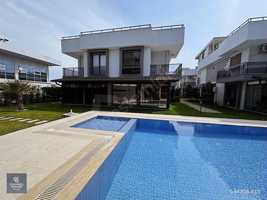 COLDWELL BANKER POYRAZ'DAN HAVUZLU SİTE İÇERİSİNDE 3+1 VİLLA
