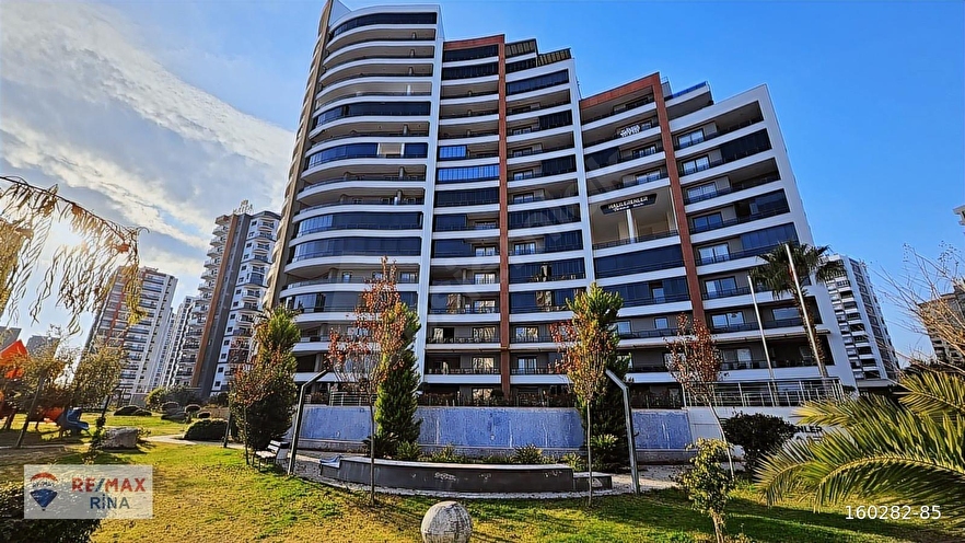 REMAX RİNA'DAN AKDENİZ MAH.DE DENİZ MANZARALI 4+1 LÜKS DAİRE