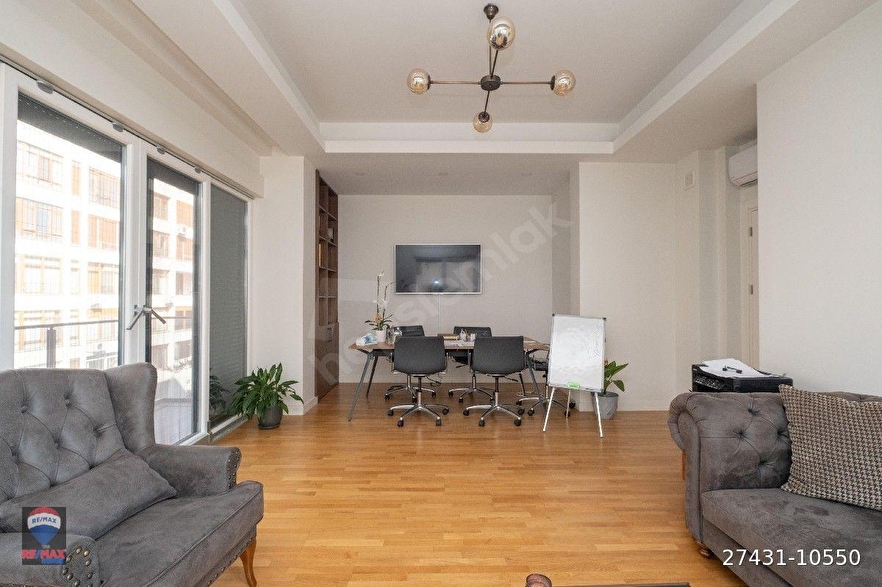 SUADİYE SAHİLDE KISMİ DENİZ MANZARALI DAİRE