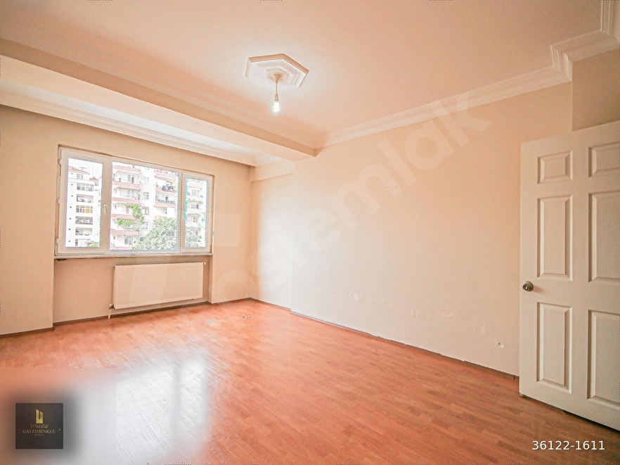 Tokgöz'den Hz. Ömer Camii Karşısı Önü Açık 15 Yıılık 3+1 3.Kat