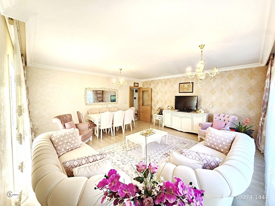 Bağcılar Site İçi Havuz Cephe Bakımlı Büyük M2 Satılık 3+1 Daire