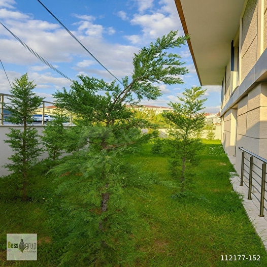 BEYLİKDÜZÜ KAVAKLI DA MERKEZİ LOKASYONDA SIFIR 2+1 ARA KAT DAİRE