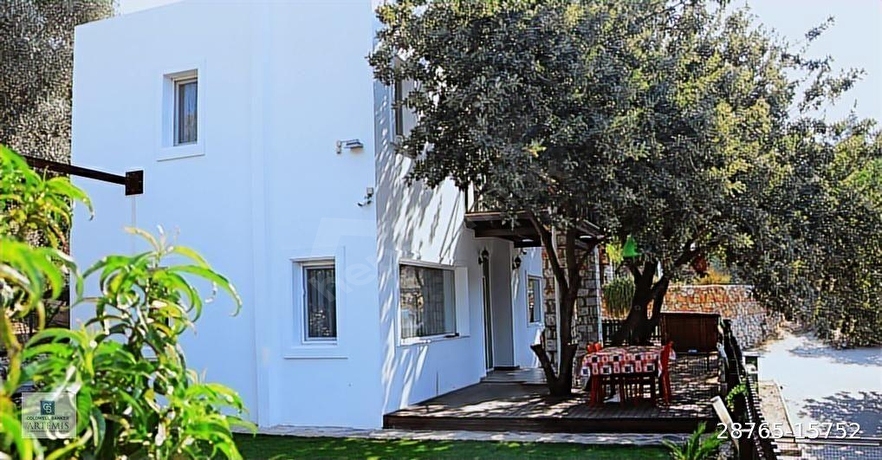 Bodrum Gölköyde Manzaralı Müstakil Yaşam 3+1 Bahçeli Ev