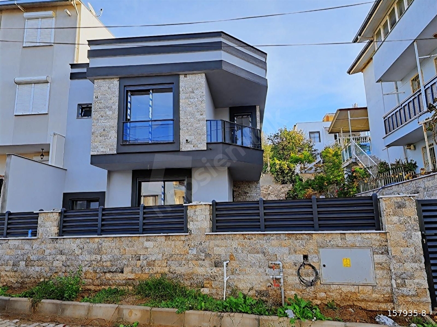 İZMİR SEFERİHİSAR ÜRKMEZ DE SATILIK 2+1 VİLLA