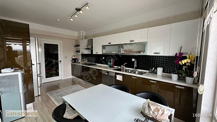 GANADORES G.Y.O FULL + FULL YAPILI MERKEZİ SİSTEM & EBEVEYN BANYOLU 4+1 180 M2