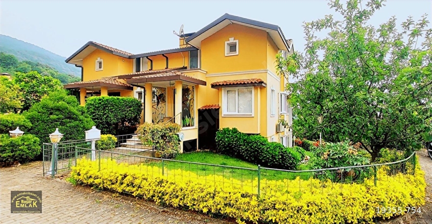 Kartepe Derbent Havuzlu 7/24 Güvenlikli Sitede Bahçeli 3+2 Villa