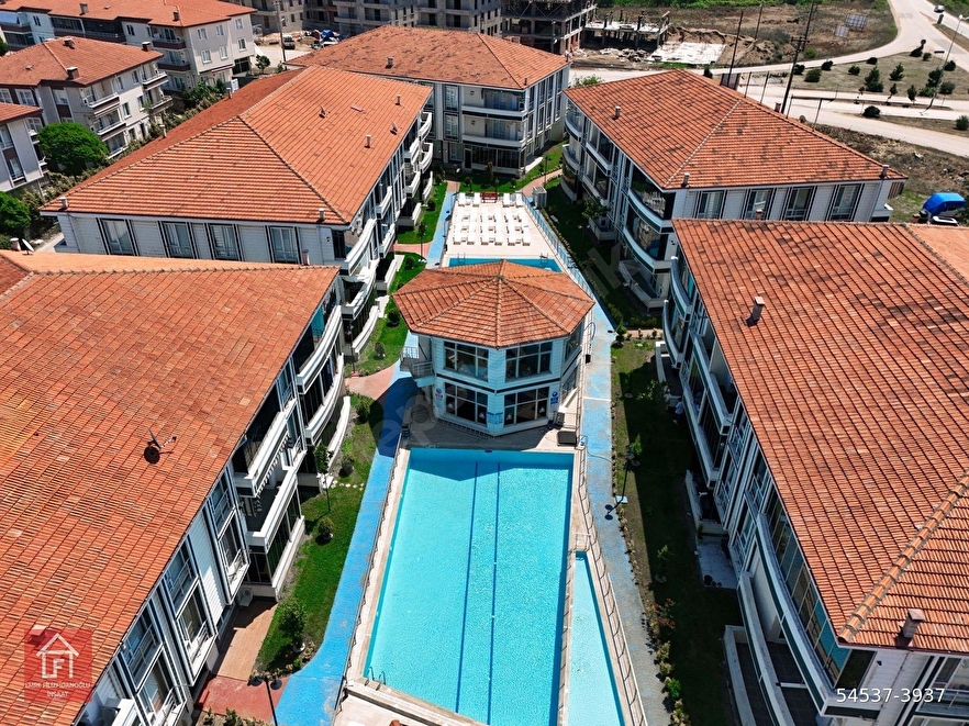 ÇİFT HAVUZLU 7/24 GÜVENLİKLİ SİTE İÇİ GENİŞ M2 FIRSAT 1+1