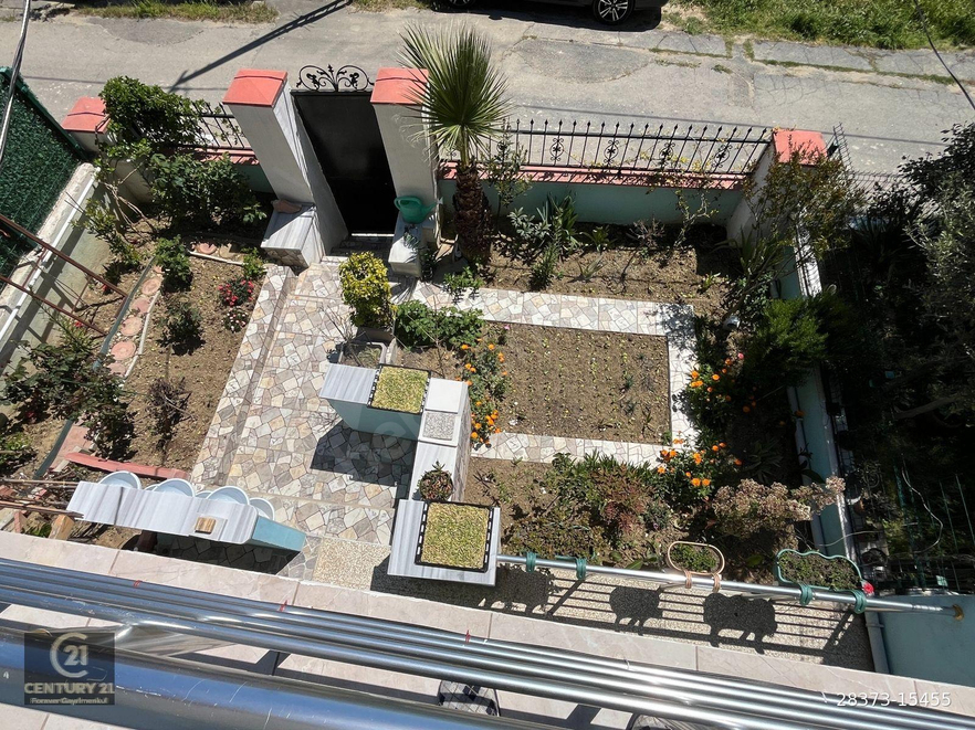 Ferah Bahçeli ve Deniz Manzaralı Kaçırılmayacak Villa 28373-15455 ...