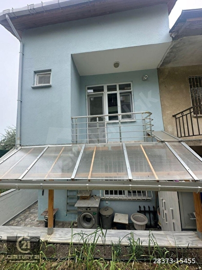 Ferah Bahçeli ve Deniz Manzaralı Kaçırılmayacak Villa 28373-15455 ...