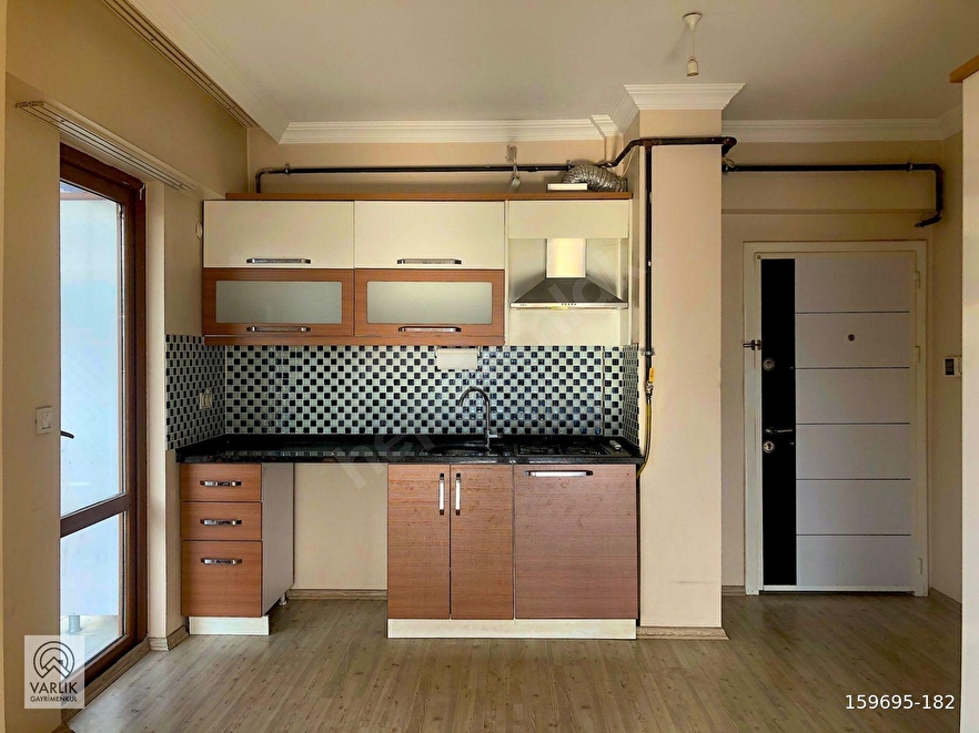 Karaçayır'da Geniş Kullanımlı Satılık 1+1 Daire