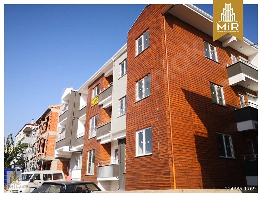 MİR'DEN BALIKESİR ÖĞRETMENEVİ ARKASI GENİŞ 2+0 SATILIK DAİRE