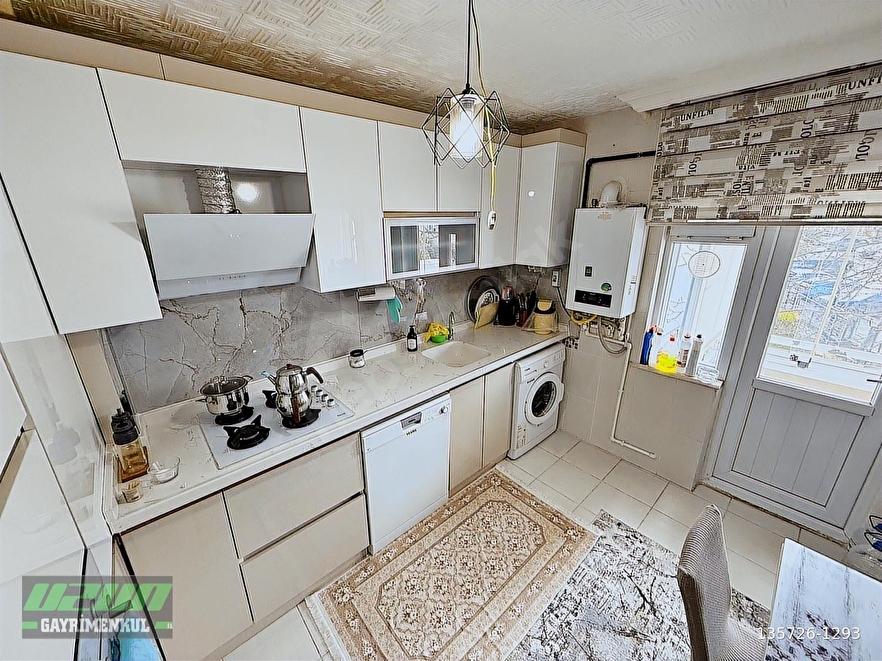 BATI ADLİYESİ YAKINI SİTE İÇERİSİNDE 3+1 120M2 YAPILI ORTA KAT.!