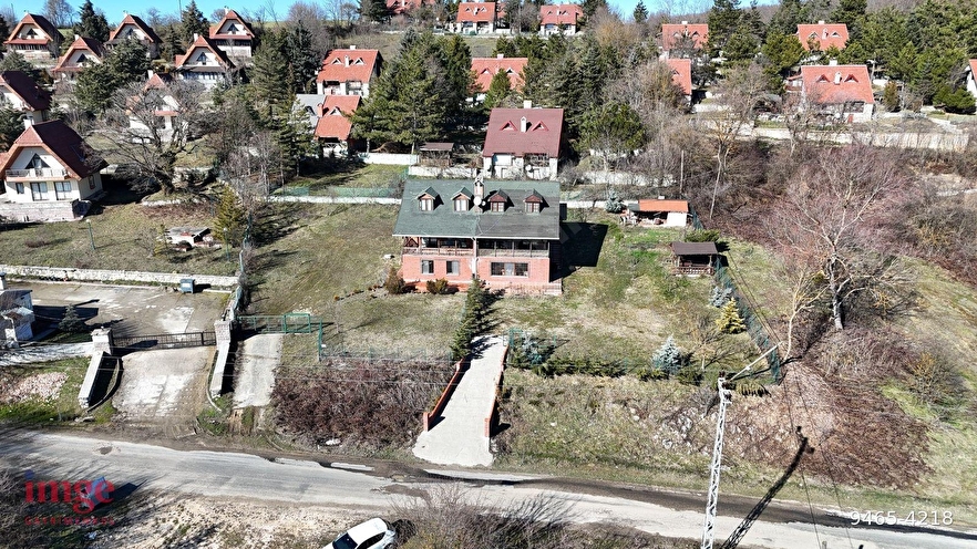 BOLU-AVDAN'DA EŞSİZ MANZARALI TRİPLEKS VİLLA