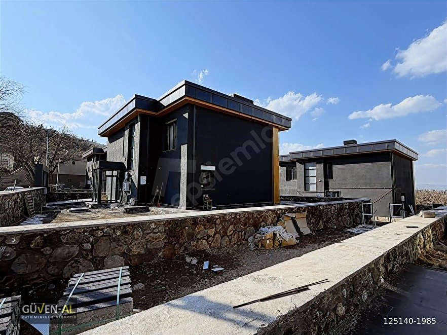 ERENKÖYDE PARAŞÜT PİSTİ YAKINI 5+1 YERDEN ISITMALI LÜKS VİLLALAR