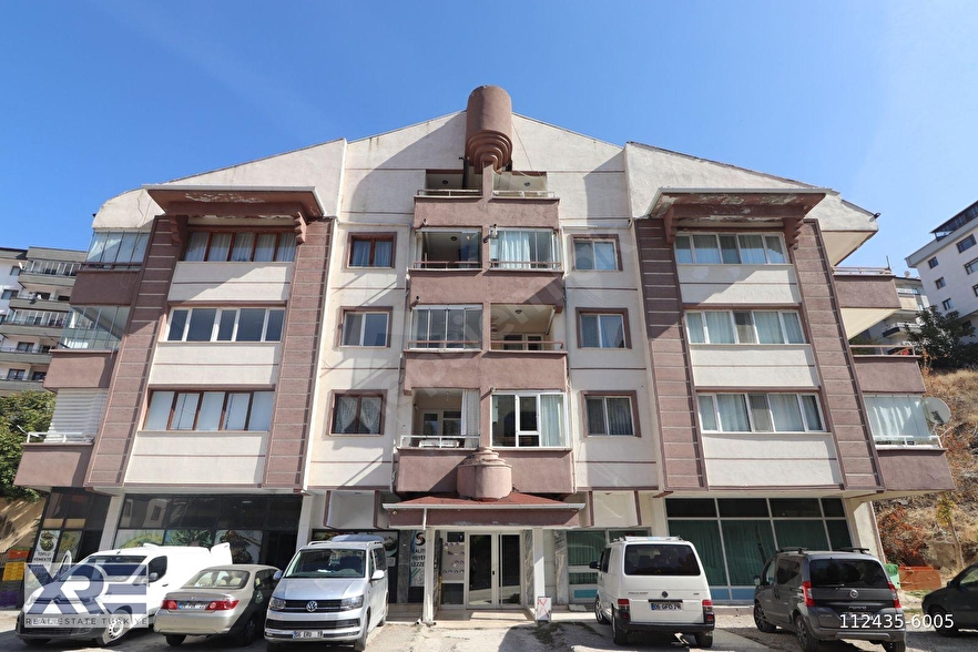 ÖVEÇLER HUZUR MAHALLESİ MERKEZİ KONUM 2+1 SATILIK DAİRE