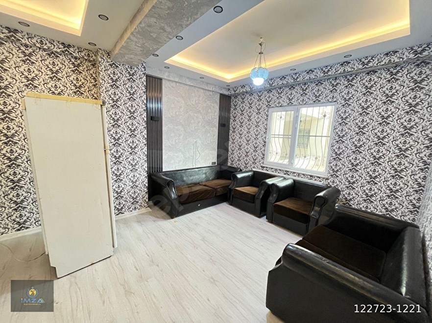 İMZA'DAN KARATAŞ MERKEZ'DE İSKANLI BİNADA İÇİ SIFIR,1+1 SATILIK DAİRE