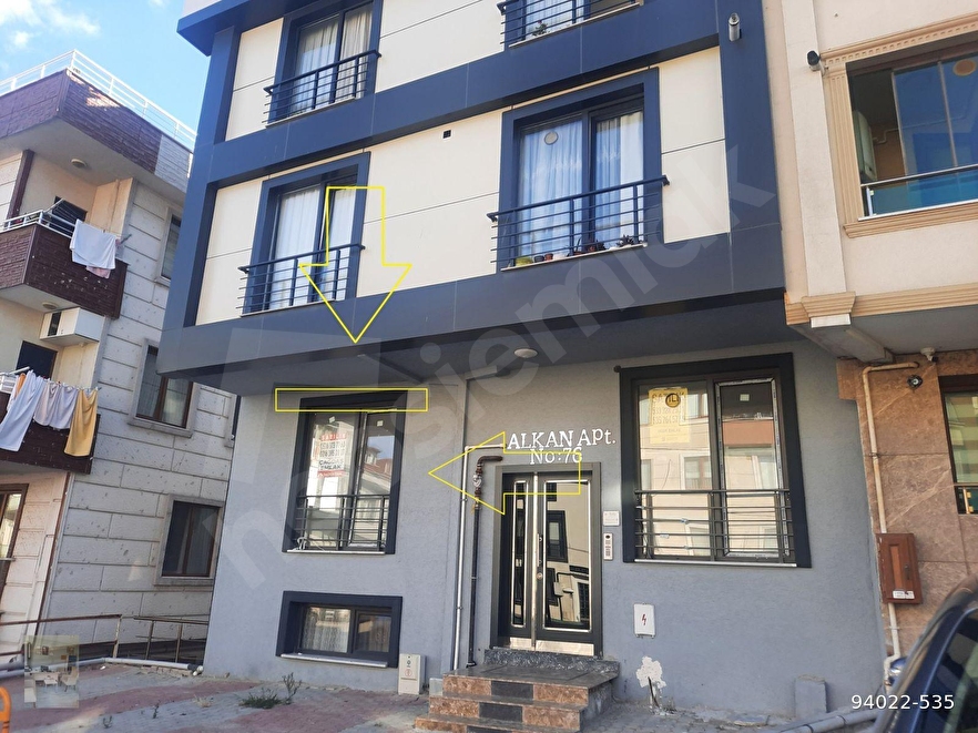 ATAŞEHİR  ESAT  PAŞA MAHALLESİNDE ANA YOL ÜZERİNDE SIFIR 1+1 DAİRE