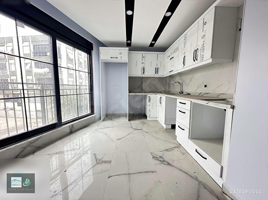 YENİ MAHALLE'DE TRAMVAY DİBİ TEK DAİRE ÜZERİ SATILIK 2+1 DAİRE!!