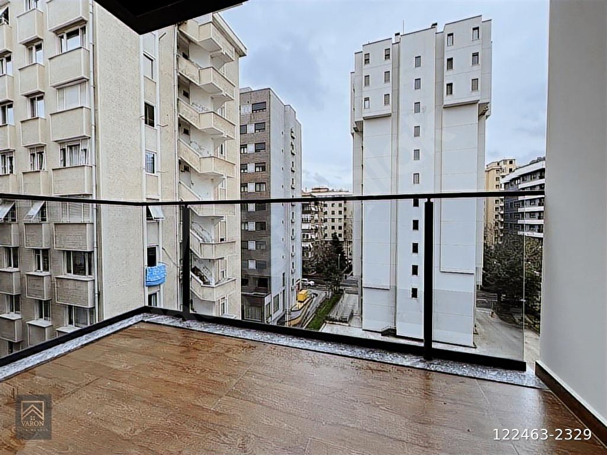 CADDEBOSTAN VARON ÖMERPAŞA BAĞDATA ÇOK YAKIN SIFR 155M2 BALKONLU