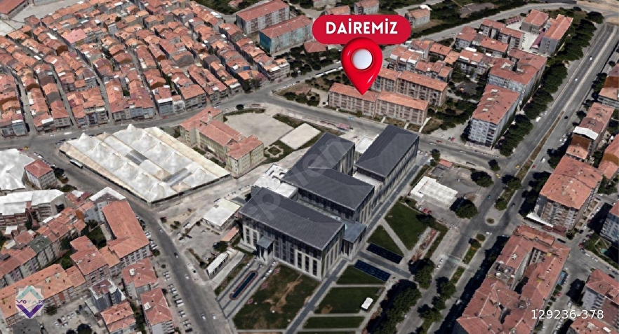 Kütahya Merkez Gaybiefendi Mahallesi Şehir Merkezi Belediye Cuma Pazarı Yanı Yüksek Arsa Paylı Daire