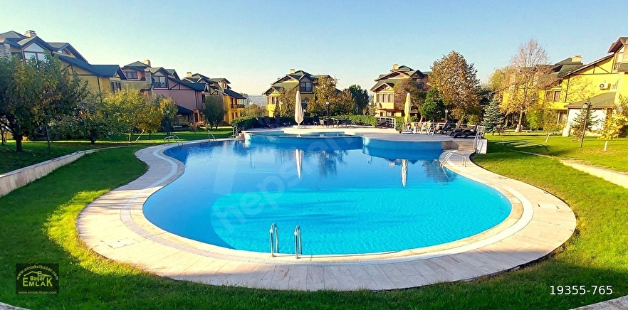 Kocaeli Kartepe Maşukiye Havuzlu Site 4+1 Müstakil Triplex Villa