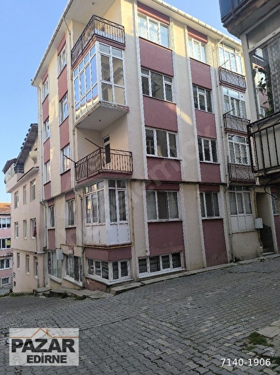 EDİRNE MERKEZ,TAŞLIKTA,AYRI MUTFAKLI,ÇİFT KAPALI BALKONLU,FERAH VE AYDINLIK DAİRE.