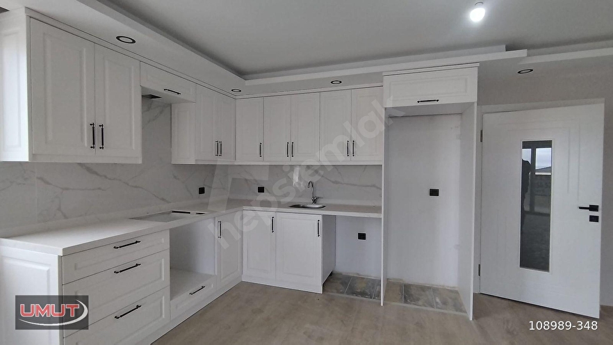 ÜNYE UMUT EMLAK'TAN ATATÜRK MAH. GÜZEL KONUMDA ASANSÖRLÜ DOĞALGAZLI 3+1175 M2 SATILIK DUBLEKS DAİRE.