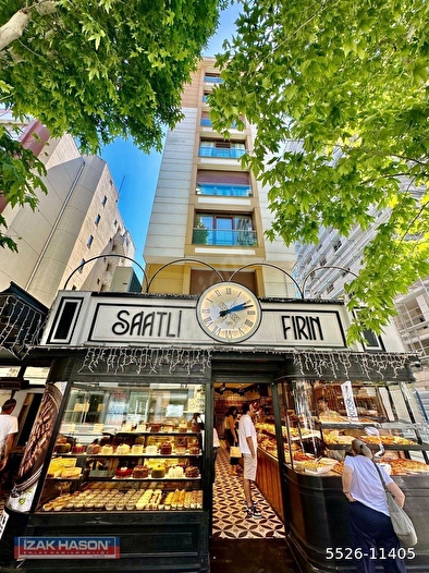 Suadiye Eminali Paşa Caddesinde 9 Yıllık Genç Bina