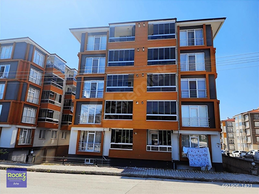 Kültürde Kanal Yolu Cepheli Kullanışlı 3+1 daire