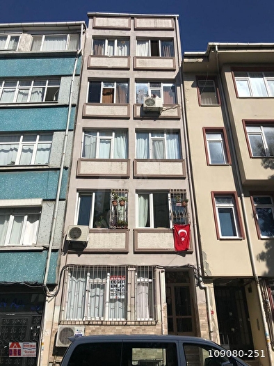 FATİH FINDIKZADE GİRİŞ KAT 2+ 1 KOMBİLİ 80m2  KREDİYE UYGUN...