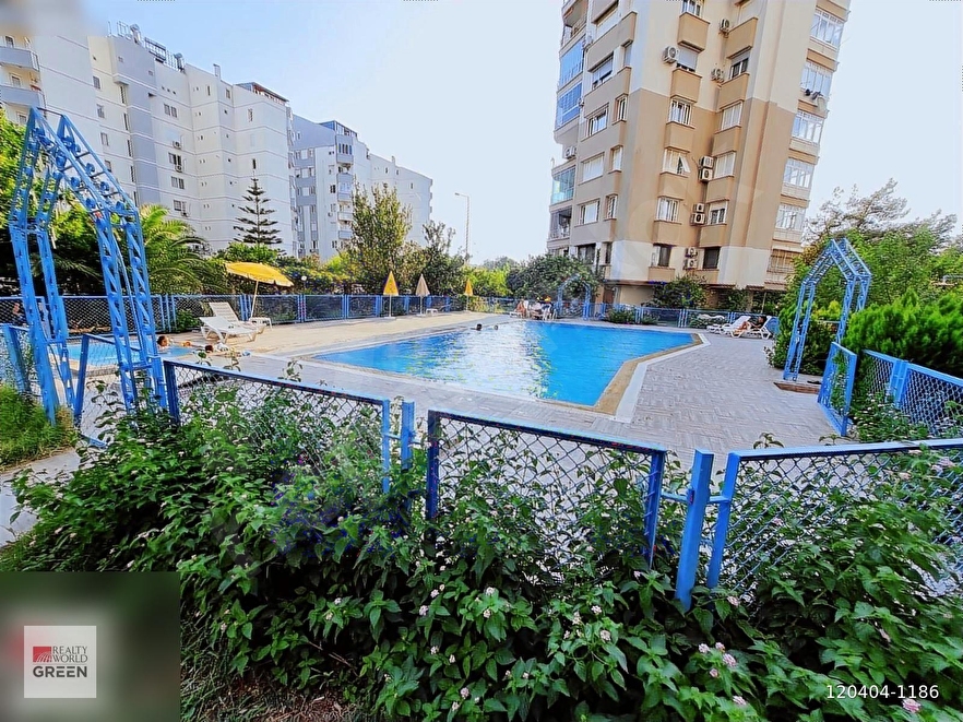 ÇAĞLAYANDA SATILIK SİTE İÇİNDE MÜSTAKİL GİRİŞLİ 2+1 BAHÇE KATI