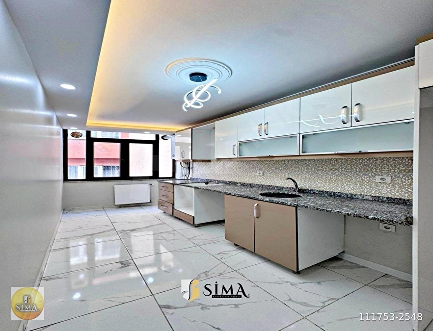 CADDE ÜZERİ YENİ METRO PROJESİNE 7 DK ARA KAT 2+1 FIRSAT DAİRE !