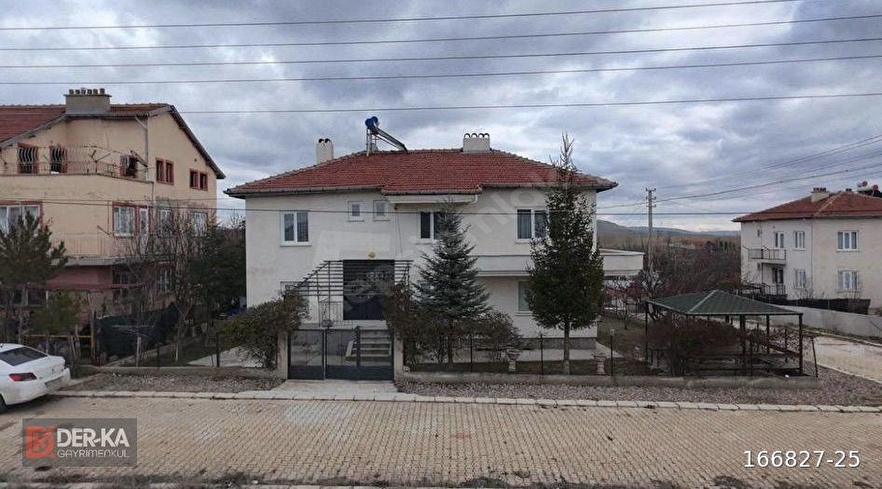 DERKA EMLAK DAN YARIMCA KÖYÜN DE SATILIK 2 KATLI VİLLA