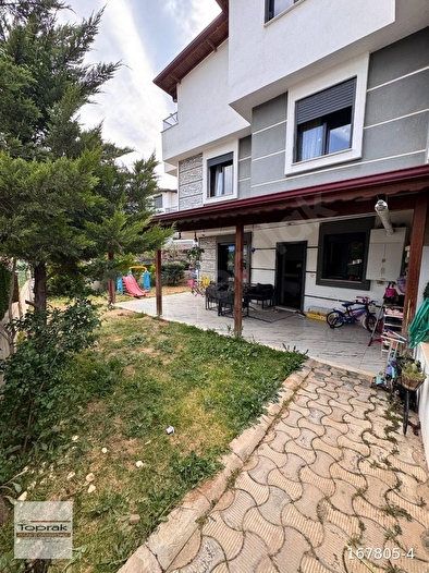 TOPRAK GAYRİMENKULDEN SATILIK TRİPLEX 4+1 VİLLA MÜSTAKİL GİRİŞ MÜSTAKİL BAHÇE