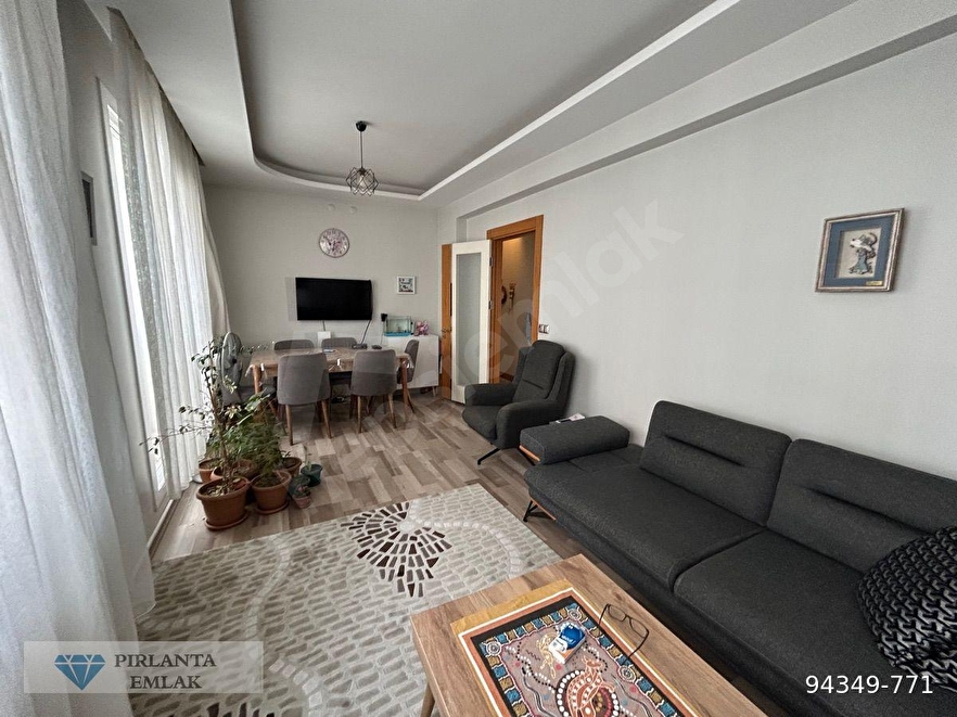 Karşıyaka örnekköy satılık 2+1 geniş daire